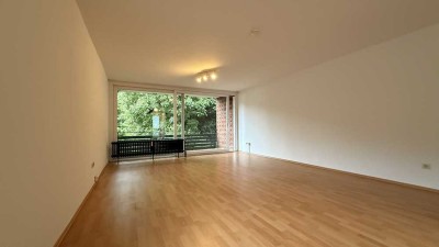 Freundliche und gepflegte 1-Raum-EG-Wohnung mit Balkon und Einbauküche in Alpirsbach
