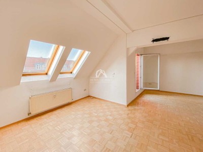 FLORAKIEZ! DACHGESCHOSSWOHNUNG FÜR INDIVIDUALISTEN MIT TERRASSE IN GEPFLEGTEM ALTBAU! PROVISIONSFREI