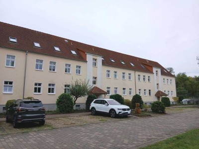 Ruhige 2-Zimmer-Wohnung mit Balkon und Pkw-Stellplatz in Alt Ruppin