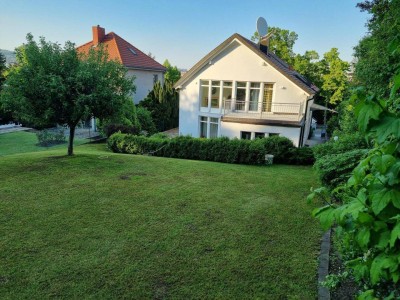 Villa in exklusiver Lage - 331m² Nutzfläche mit Garten, Balkon und 2 Terrassen, inkl. Garage - 7 Zimmer für anspruchsvolle Wohnträume!