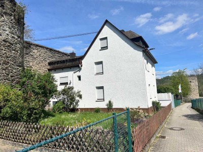 Von Privat: Freistehendes 8-Zimmer-Haus in Rhens mit Rheinblick
