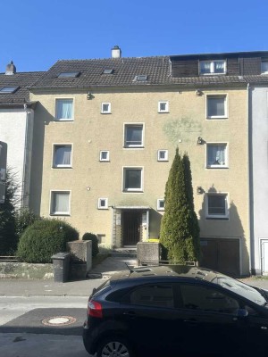 4- Familienhaus mit großem Garten, kleiner Garage und Stellplatz in Lüdenscheid-Buckesfeld...
