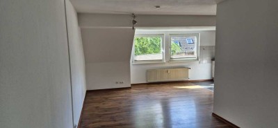 Helle 2-Zimmer Dachgeschosswohnung in Köln-Weidenpesch