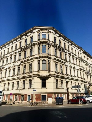 lichtdurchflutete Traumwohnung Zentrum-Süd- 2-Zimmer-Apartement mit Stuck, EBK, Parkett in Leipzig