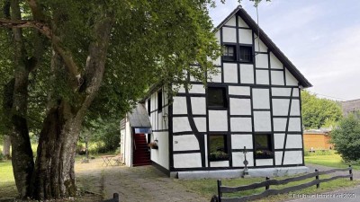 RESERVIERT: Hellenthal-Wiesen, EFH, Traumgrundstück 1.458 m², Ortsrand, Bachlauf, ca. 155 m² Wohn-Nu