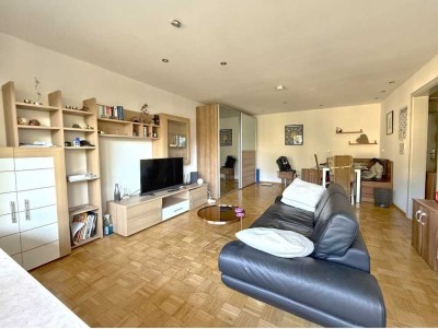 Attraktive 1-Zimmer Wohnung mit Balkon + Stellplatz !