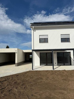 Zukunftswohnen Gartenstadt - Großzügige, energieeffiziente Doppelhaushälfte inkl. 2 Stellplätze