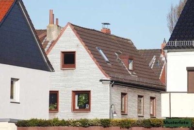 Einfamilienhaus mit Wirtschaftsgebäude/Garage - provisionsfrei!