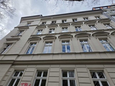 Provisionsfrei! Top vermietete 2-Zi-Wohnung im 3. OG – Boxhagener Platz!