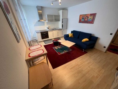 Möblierte, 1,5-Zimmer-Wohnung mit Einbauküche