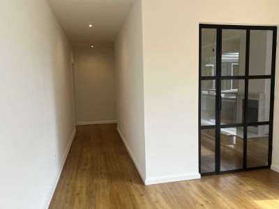 In 2024 perfekt sanierte lichtdurchflutete 4-Zimmer Wohnung mit Südbalkon