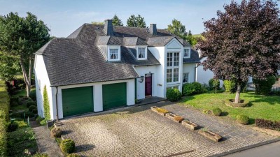 Anwesen mit Einliegerwohnung in begehrter Wohnlage!