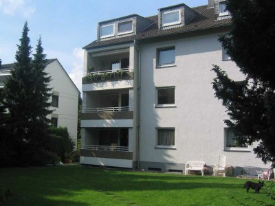 ***Ruhige und schöne Lage! Balkon + Garten!***