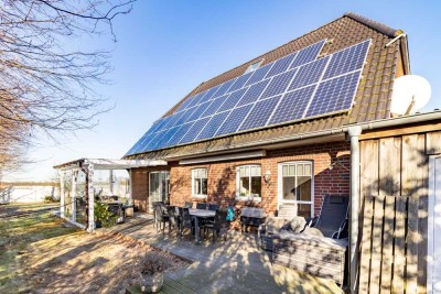 Geräumiges, zukunftssicheres A+ Einfamilienhaus in Feldrandlage mit Wellnessbereich