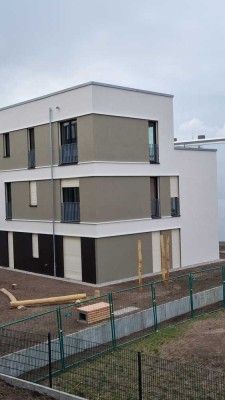 2 Zi-Penthouse Neubau mit geh. Innenausstattung, Terrasse, EBK ud TG-Stellplatz in Hamburg-Bergedorf