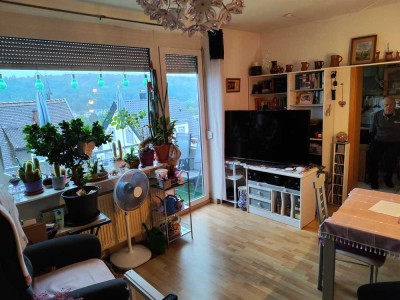 Helle 2-Zimmer Wohnung mit Balkon und Ausblick
