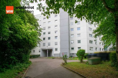 Gepflegte und geräumige 4-Zimmerwohnung  mit Balkon & Tiefgaragenstellplatz inklusive