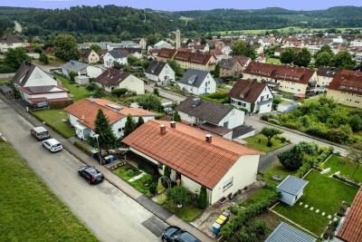 Zweifamilienhaus mit Potenzial – Ruhige Lage, sichere Mieteinnahmen, flexible Nutzung