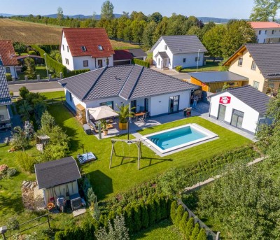 Hübscher Winkelbungalow an Berliner Stadtgrenze