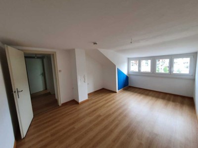 Einziehen und wohlfühlen! Gemütliche DG-Wohnung in Oberau/Wiehre