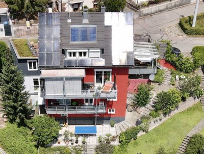 Gepflegte 3-Zimmer-Dachgeschosswohnung mit Balkon und Einbauküche in Schramberg