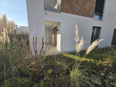 Schöne helle 2-Zimmer Erdgeschosswohnung mit Terrasse, Garten und Aufzug in Bad Vilbel