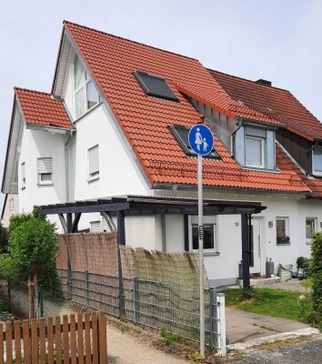 Modernisierte Doppelhaushälfte in Bubenreuth in ruhiger Lage