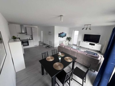 Möbilierte Neubauwohnung - Schnelles Internet, 65-Zoll TV, Homeoffice, Kaffeevollautomat, Balkon