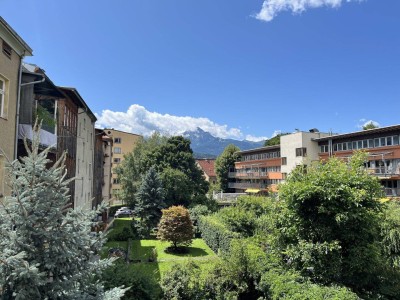 Traumhafte 3-Zimmer-Altbauwohnung in Innsbruck mit Balkon und Stil
