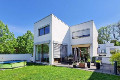 Hildesheim - Moritzberg: Großzügiges Architektenhaus in familienfreundlicher Lage!