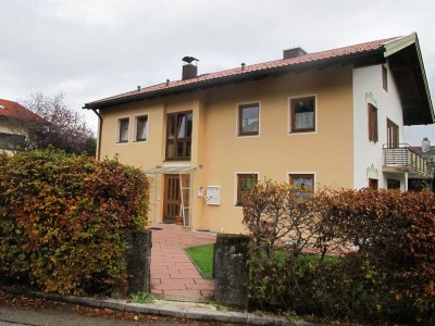 Ruhige 2-Zimmer-Wohnung, Neue Einbauküche, Panorama Bergblick