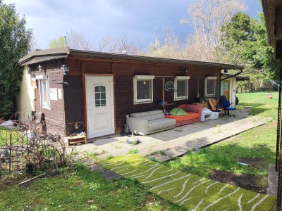 KLEINES WOCHENENDHAUS AUF SCHÖNEM BAUGRUND