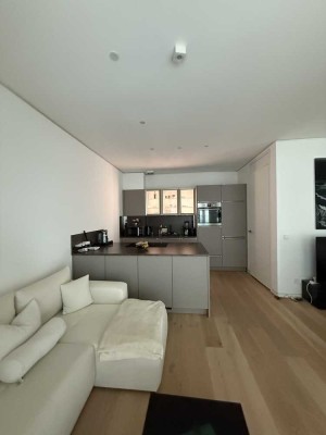 Exklusive, neuwertige 2,5-Zimmer-Wohnung mit Balkon und Einbauküche in Hamburg