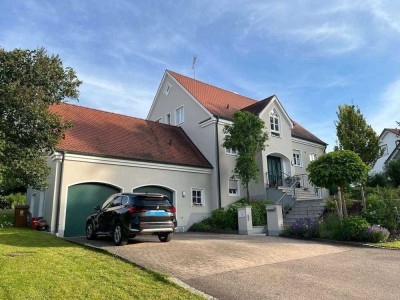 Ruhiges Wohnen und Arbeiten in toller  Landhausvilla