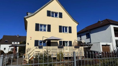 Freistehendes 6-Zimmer-Einfamilienhaus mit geh. Innenausstattung und EBK in Stadtrandlage