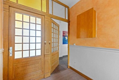Campus Haspel Nähe - Altbauwohnung mit Balkon und Ausbaureserve im Spitzboden