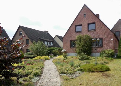 Charmantes Rotklinkerhaus mit Einliegerwohnung und großem Garten