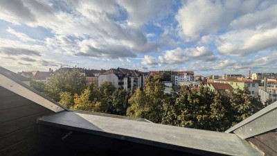 Ihr Rückzugsort über den Dächern von Lindenau – helle 2 Zimmer Dachgeschosswohnung mit Loggia