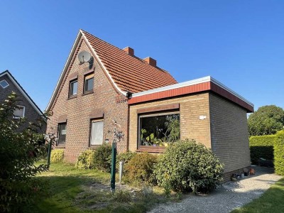 Ideal für Pferdehaltung - Einfamilienhaus mit Doppelgarage und Stallgebäuden