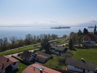 Gehobene Doppelhaushälfte mit traumhaftem Seeblick