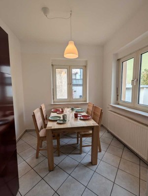 Sanierte, zentrale 4-Zimmer Wohnung mit neuer Einbauküche in Heilbronn