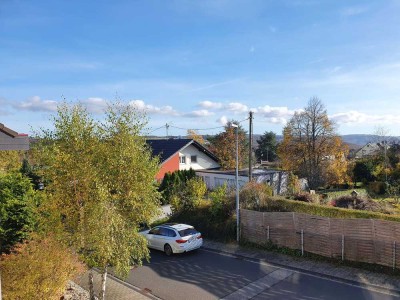 Attraktive 4-Zimmer-Wohnung mit Balkon (Südlage), EBK und Garage in Idar-Oberstein Höhenlage!