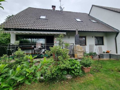 Offen großzügig Wohnen mit UG-Wellness-Oase im DHH in Altdorf-OT