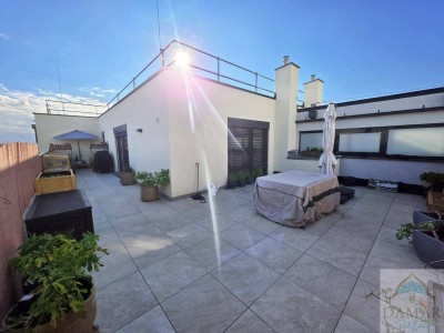 Traumhafte 4-Zimmer-Dachgeschoßwohnung mit großer 65m² Terrasse und Garagenplatz in 1220 Wien – Jetzt zugreifen!