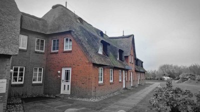 Reetdach-Refugium auf Nordstrand – nur 200 m bis zur Nordsee“