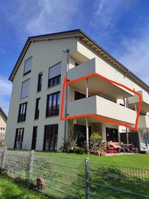 Exklusive, sonnige 2,5 Zimmerwohnung mit Balkon und EBK, BJ 2022