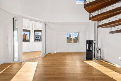 Dachgeschoß-Wohnung mit Turm-Loggia: Ein besonderes Juwel im Herzen des 8. Bezirks