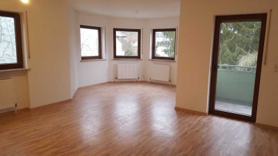 Helle, ruhige 4-Zi Wohnung, kleine Wohneinheit, Balkon, Stellplatz in Heidesheim