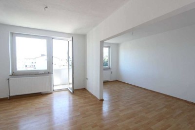 *Zentrumsnahe, gut geschnittene 3 ZKB Wohnung mit Balkon sucht neue Mieter*