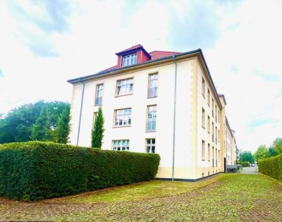 KÖLN-JUNKERSDORF - EXKLUSIVE WOHNUNG MIT HISTORISCHEN CHARME
